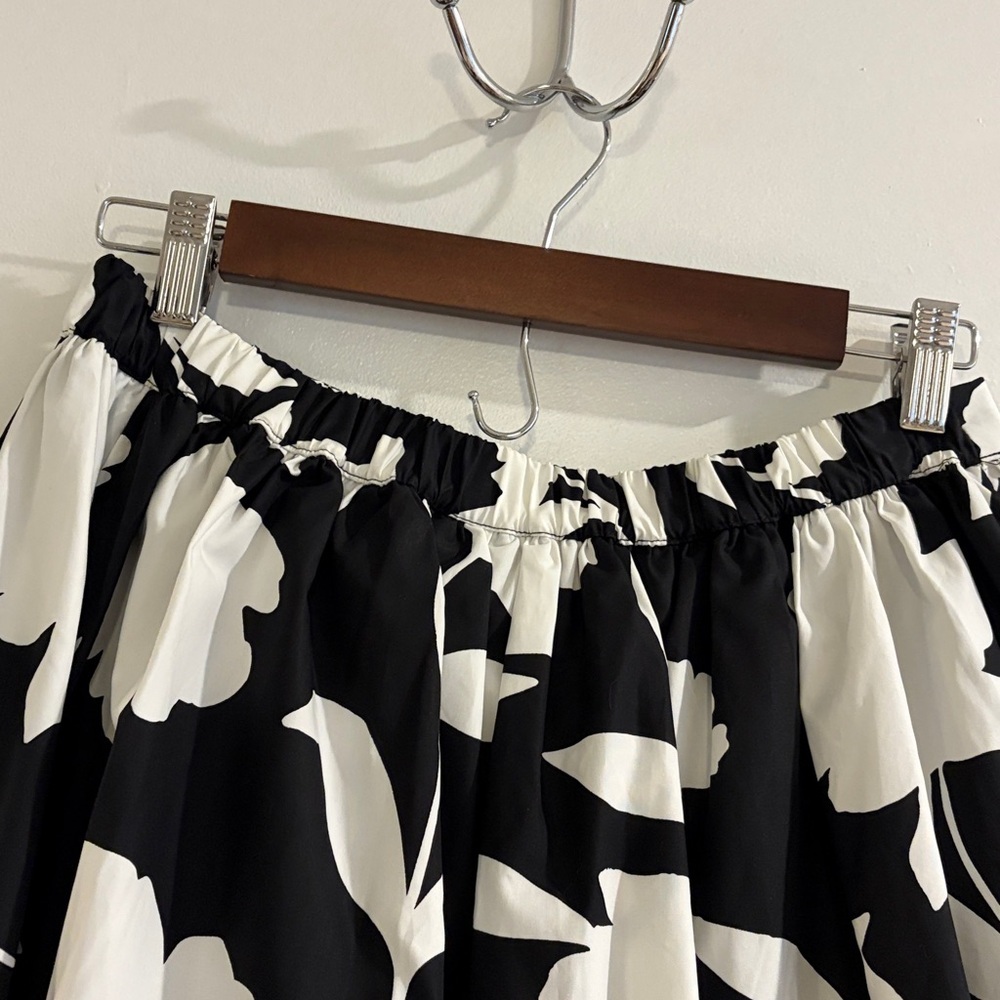 kate spade/target collab Black and White Floral Full Skirt lined with pockets S - Picture 6 of 8